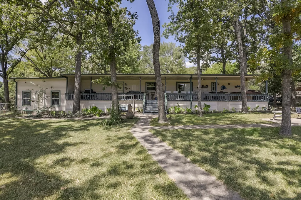 182 Indian Gap Road Mabank TX 75156