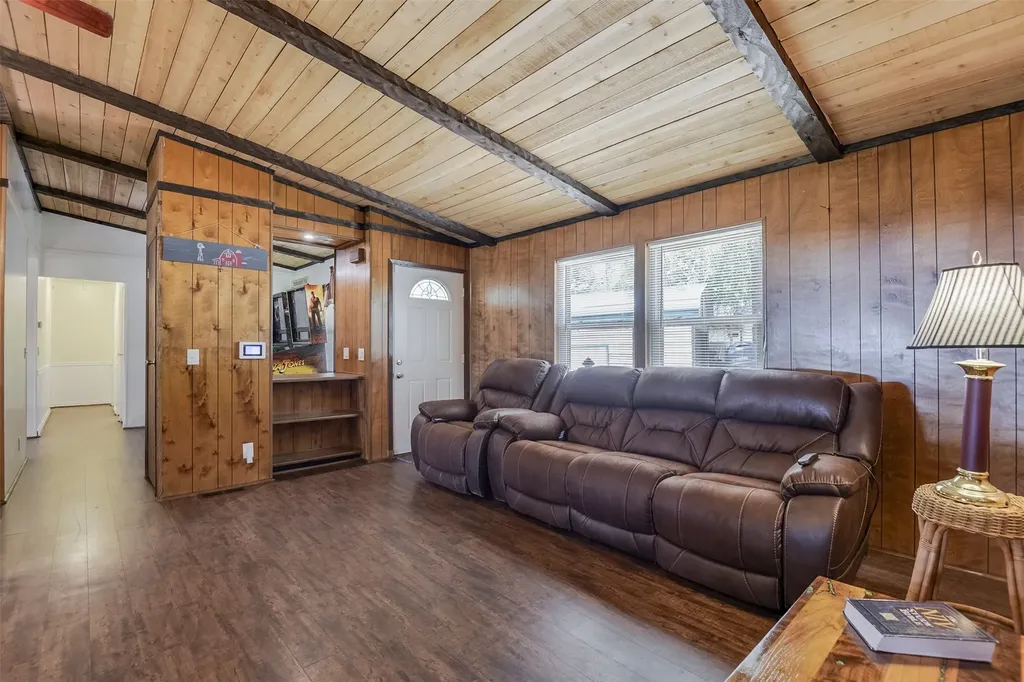182 Indian Gap Road Mabank TX 75156