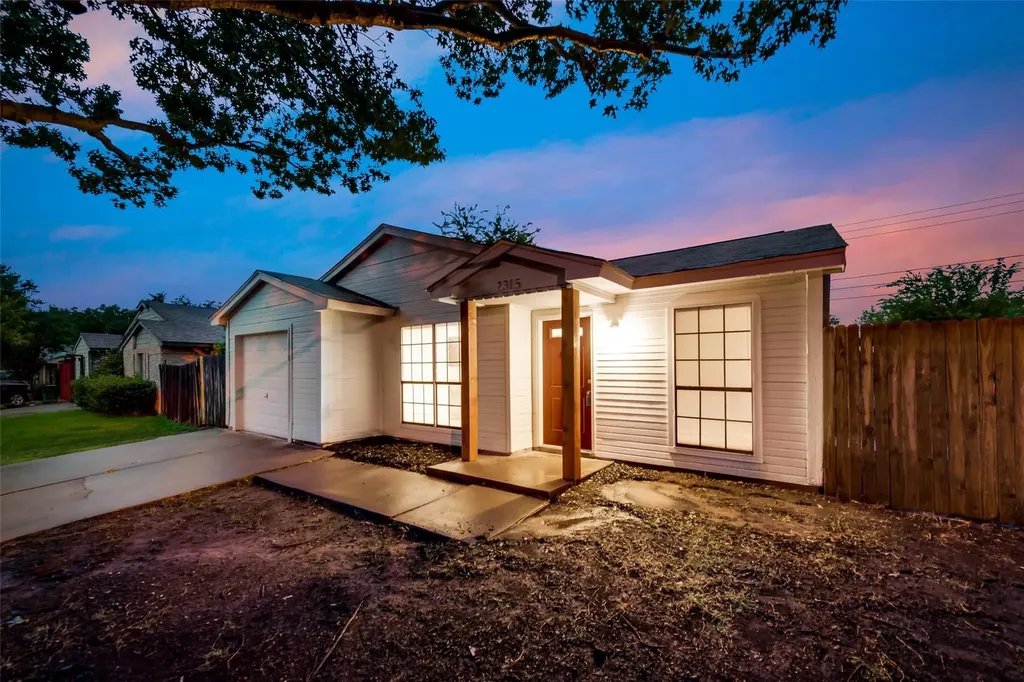 2315 Sunflower Drive Arlington TX 76014