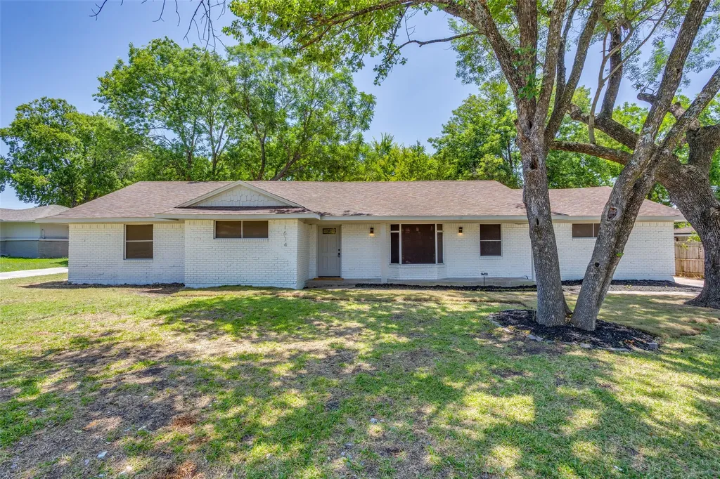 1614 Dakota Drive Garland TX 75043