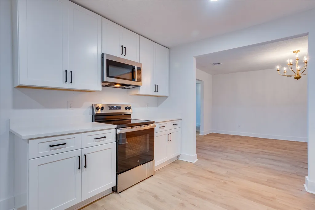 1614 Dakota Drive Garland TX 75043