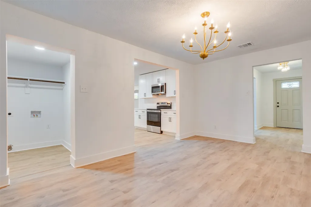 1614 Dakota Drive Garland TX 75043