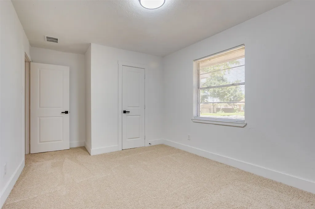 1614 Dakota Drive Garland TX 75043