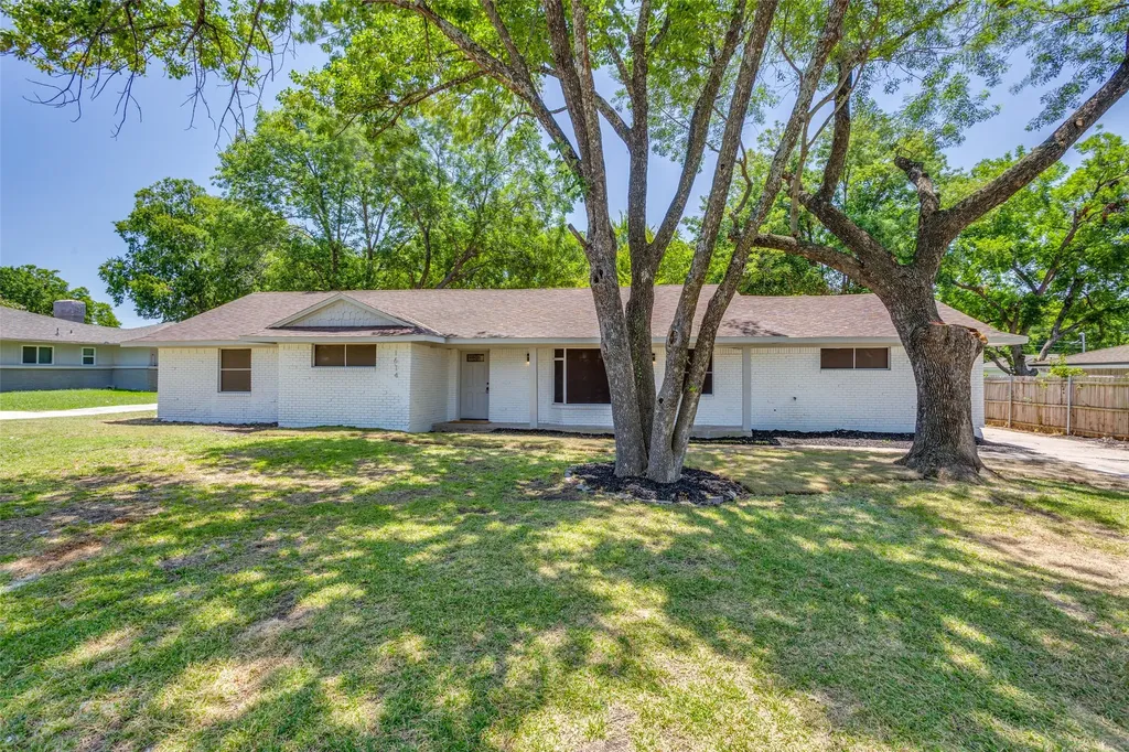 1614 Dakota Drive Garland TX 75043