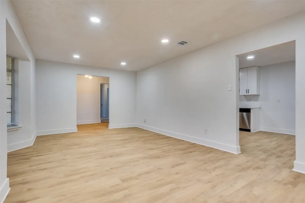 1614 Dakota Drive Garland TX 75043