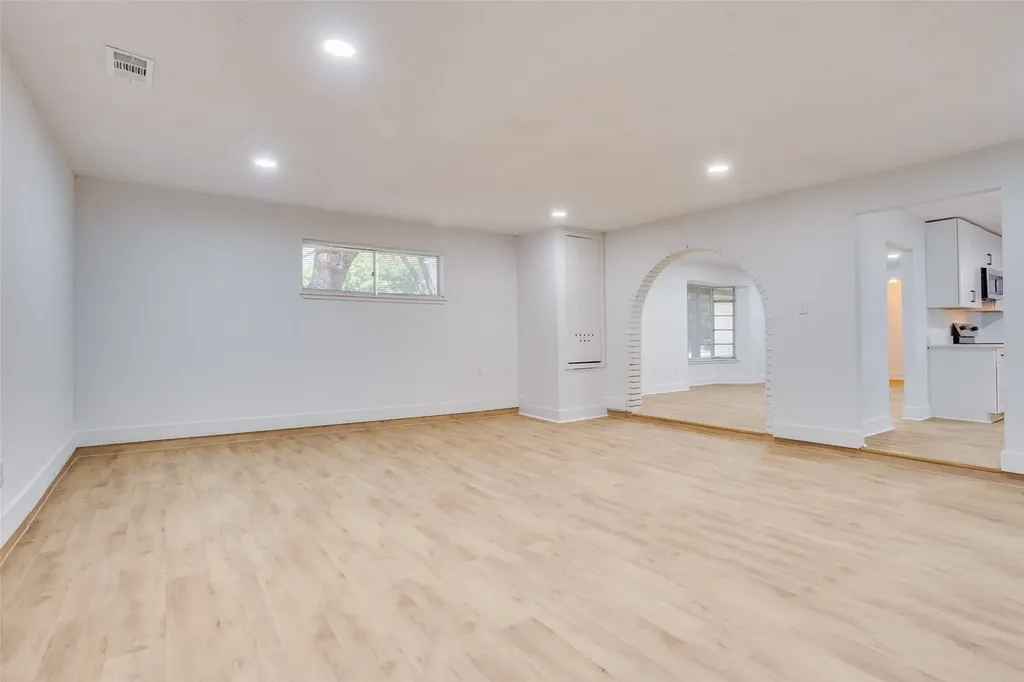 1614 Dakota Drive Garland TX 75043