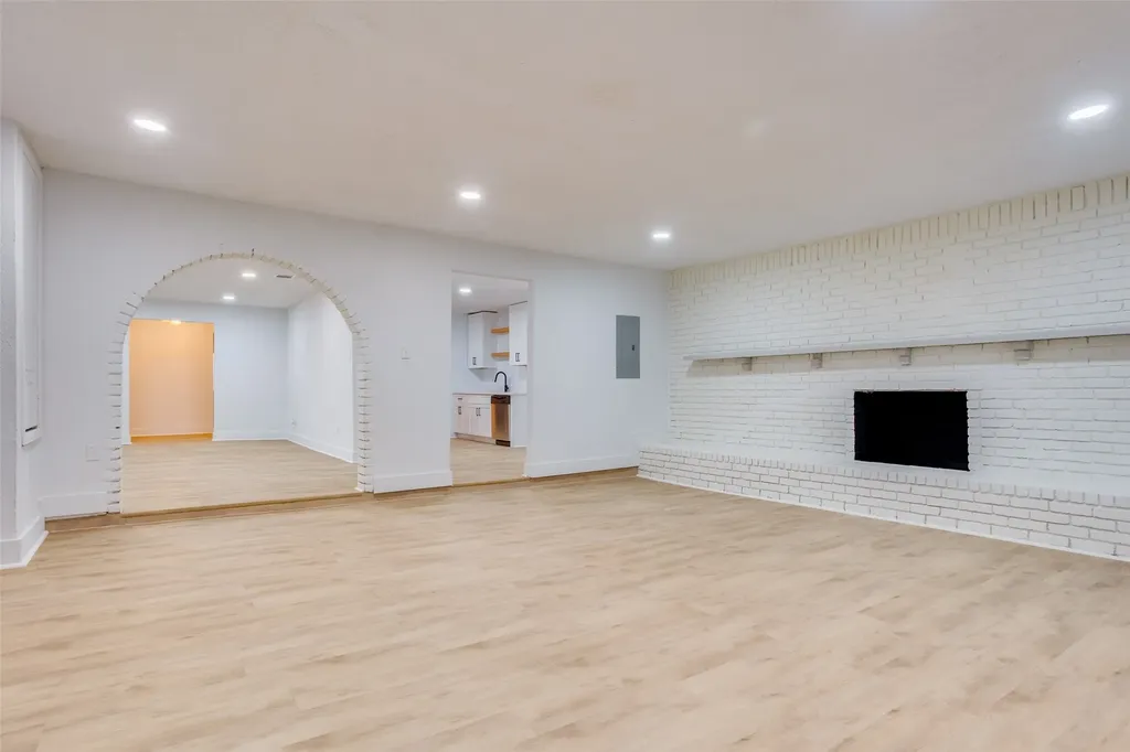 1614 Dakota Drive Garland TX 75043