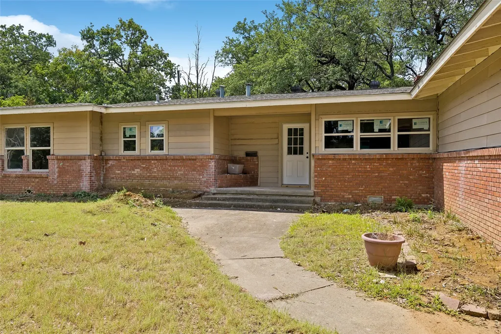 5104 Malinda Lane S Fort Worth TX 76112