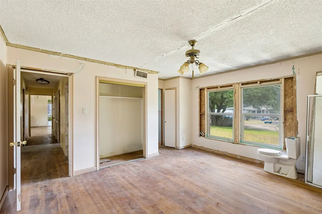 5104 Malinda Lane S Fort Worth TX 76112