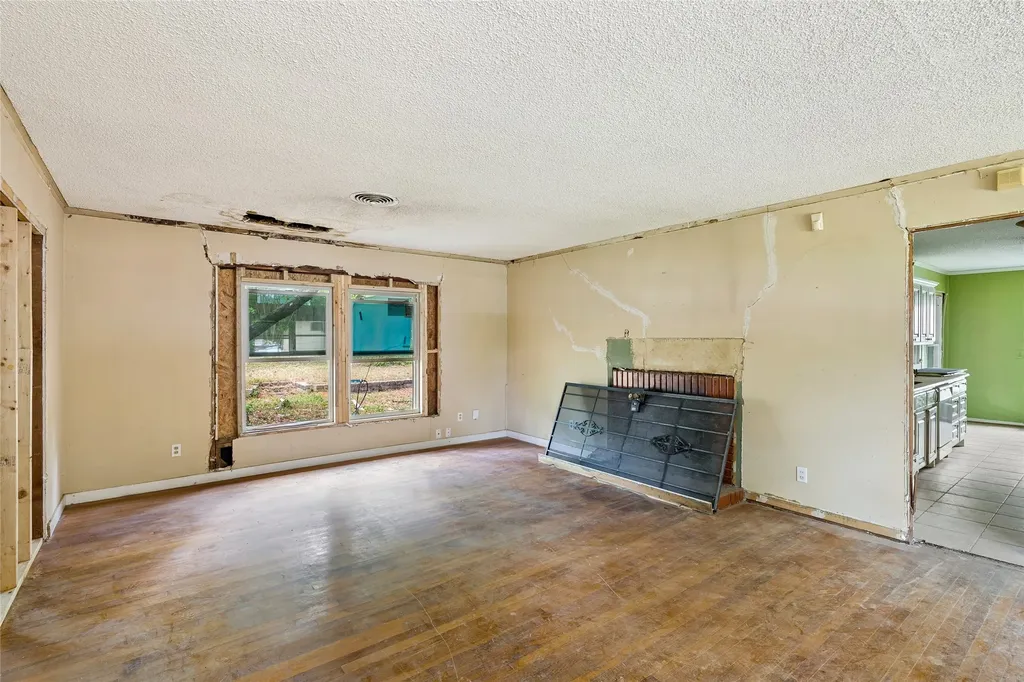 5104 Malinda Lane S Fort Worth TX 76112