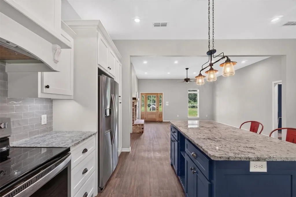 1094 County Road 2389 Alba TX 75410