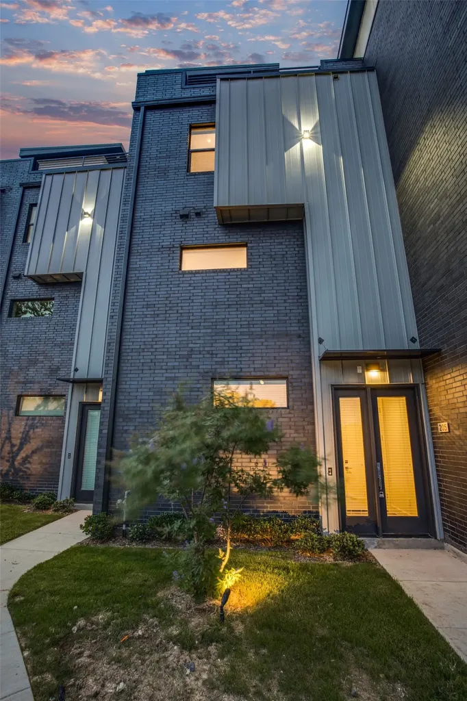 1813 Park Avenue Dallas TX 75215