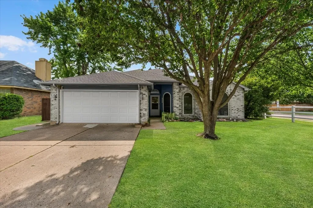 4244 Hathaway Drive Grand Prairie TX 75052
