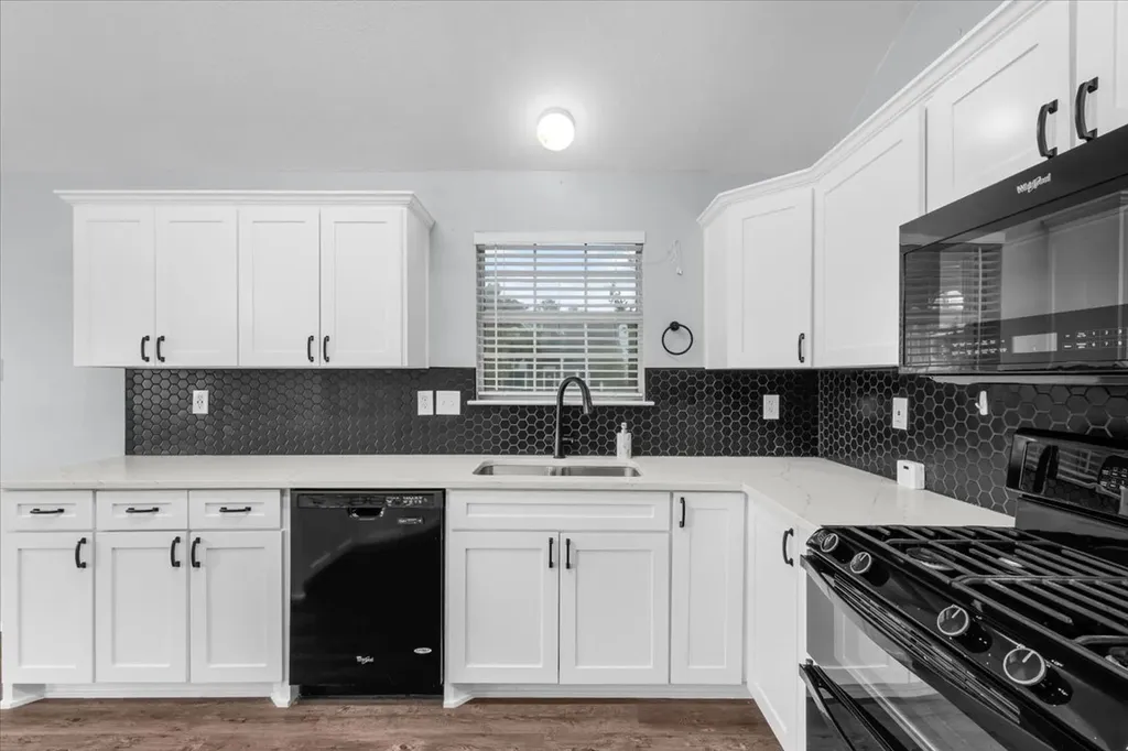 4244 Hathaway Drive Grand Prairie TX 75052