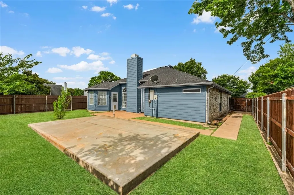 4244 Hathaway Drive Grand Prairie TX 75052