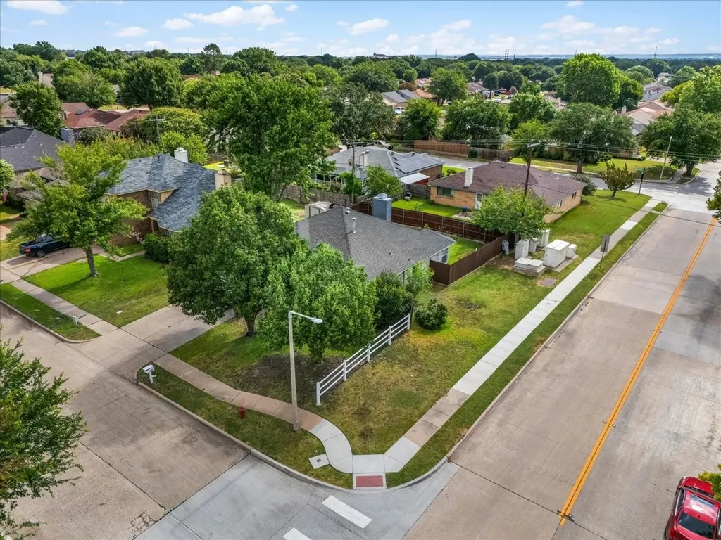 4244 Hathaway Drive Grand Prairie TX 75052