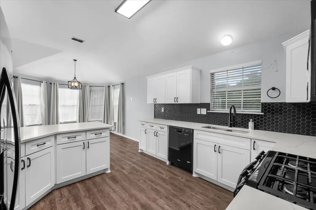 4244 Hathaway Drive Grand Prairie TX 75052