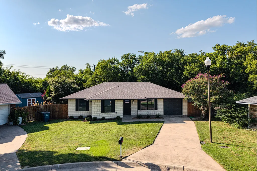 815 Steve Court Sanger TX 76266