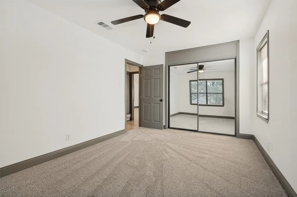3910 Vanette Lane Dallas TX 75216
