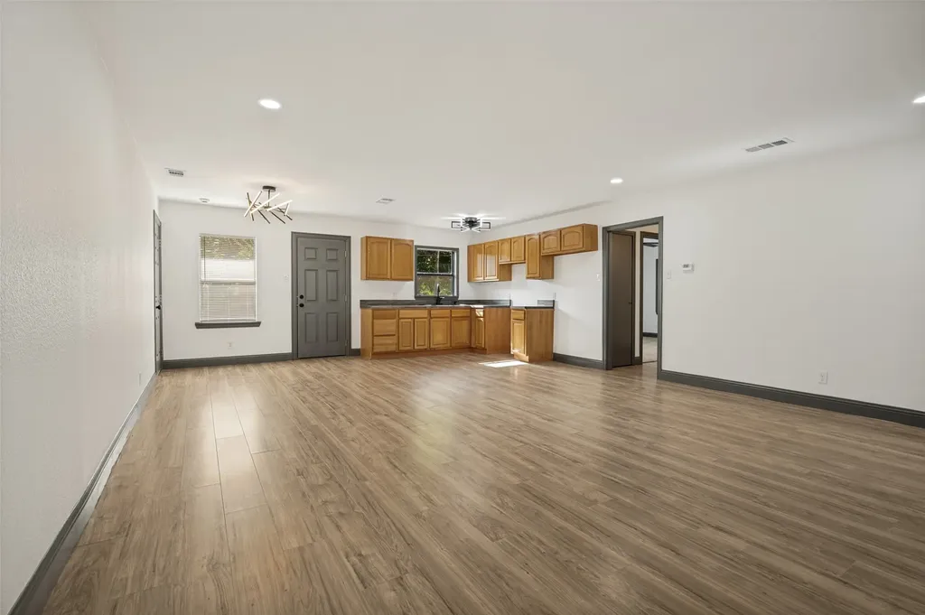 3910 Vanette Lane Dallas TX 75216