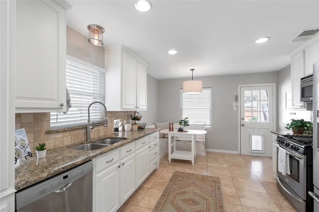 10615 Larchfield Lane Dallas TX 75238