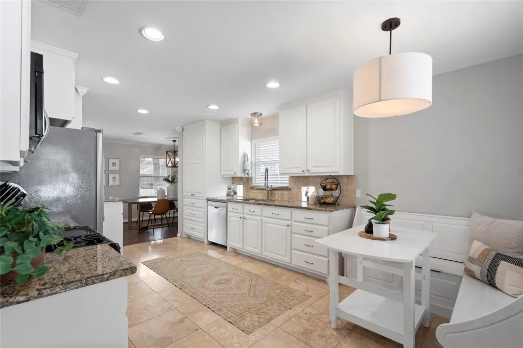 10615 Larchfield Lane Dallas TX 75238