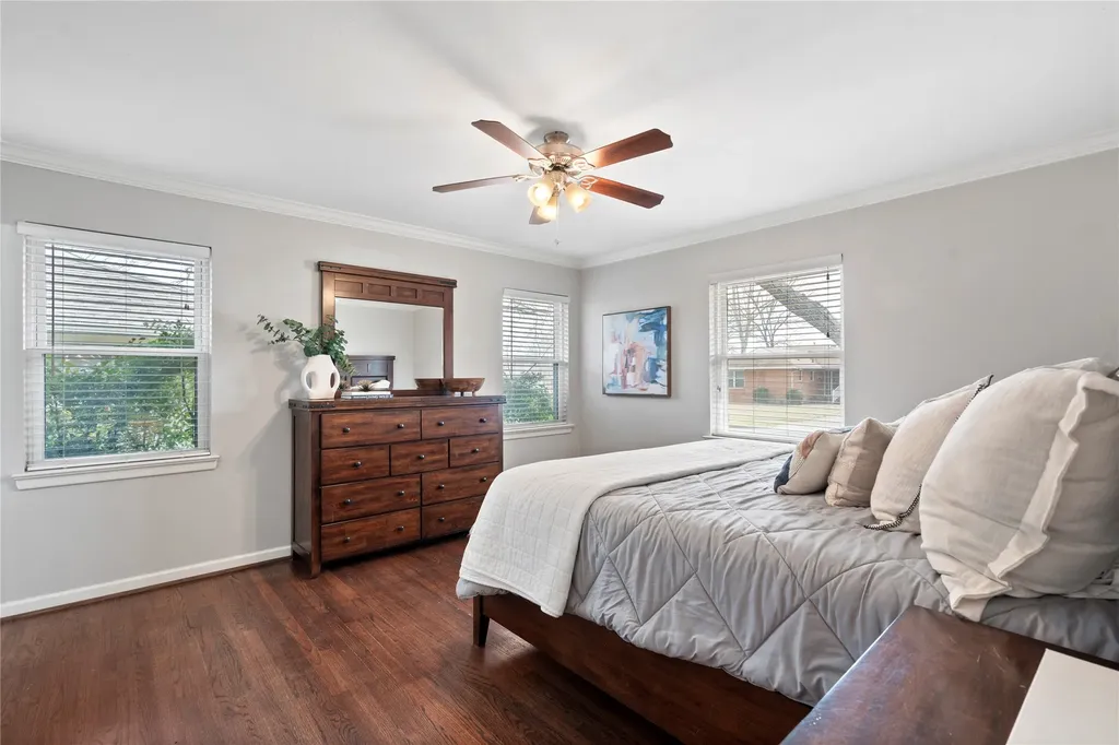 10615 Larchfield Lane Dallas TX 75238