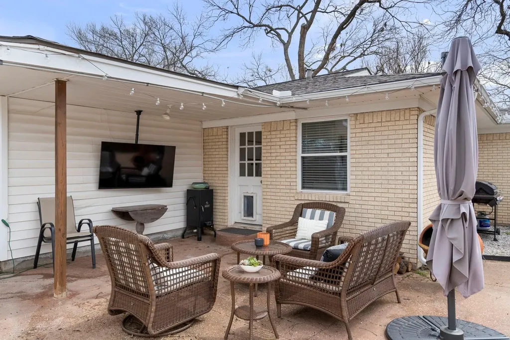 10615 Larchfield Lane Dallas TX 75238
