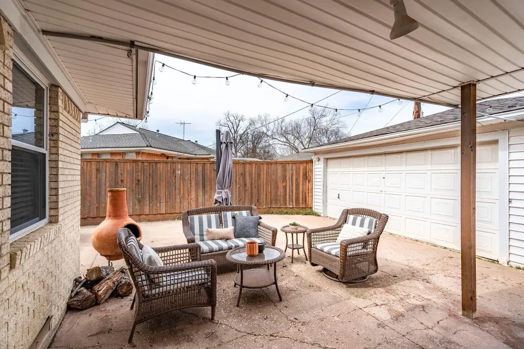 10615 Larchfield Lane Dallas TX 75238