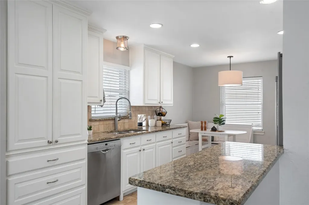10615 Larchfield Lane Dallas TX 75238