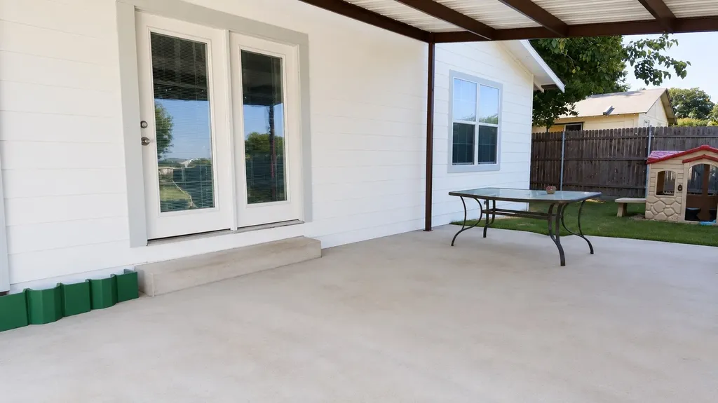 200 S Mimosa Street Paradise TX 76073