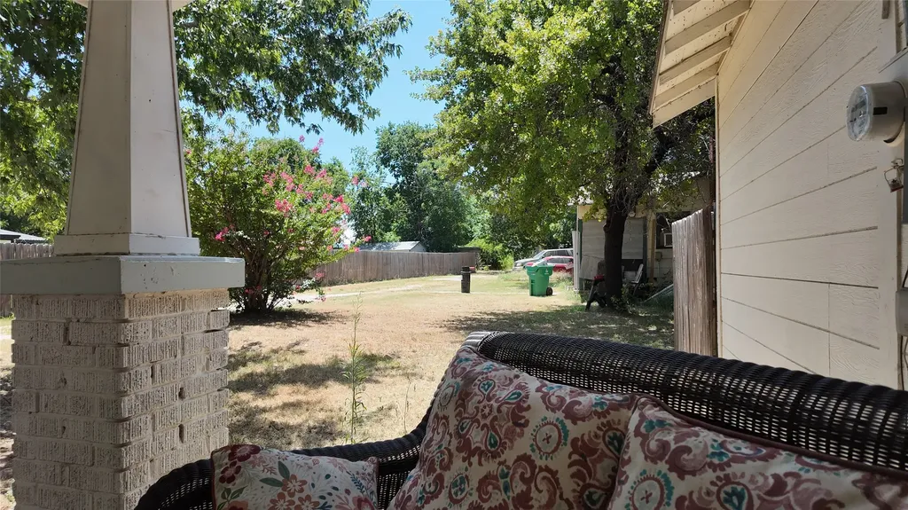 200 S Mimosa Street Paradise TX 76073