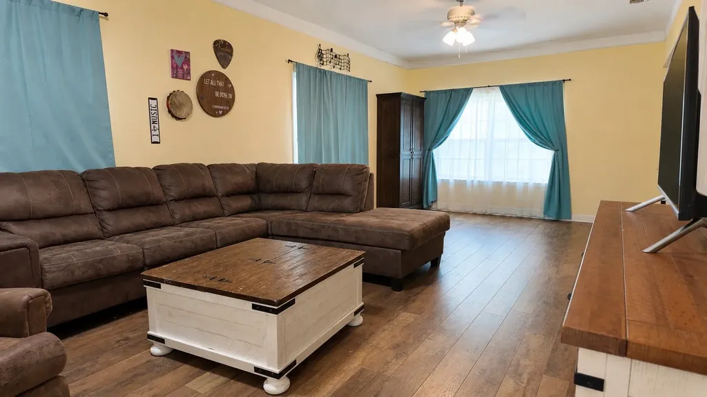 200 S Mimosa Street Paradise TX 76073
