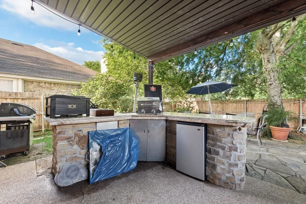 5715 Creekhollow Drive Arlington TX 76018