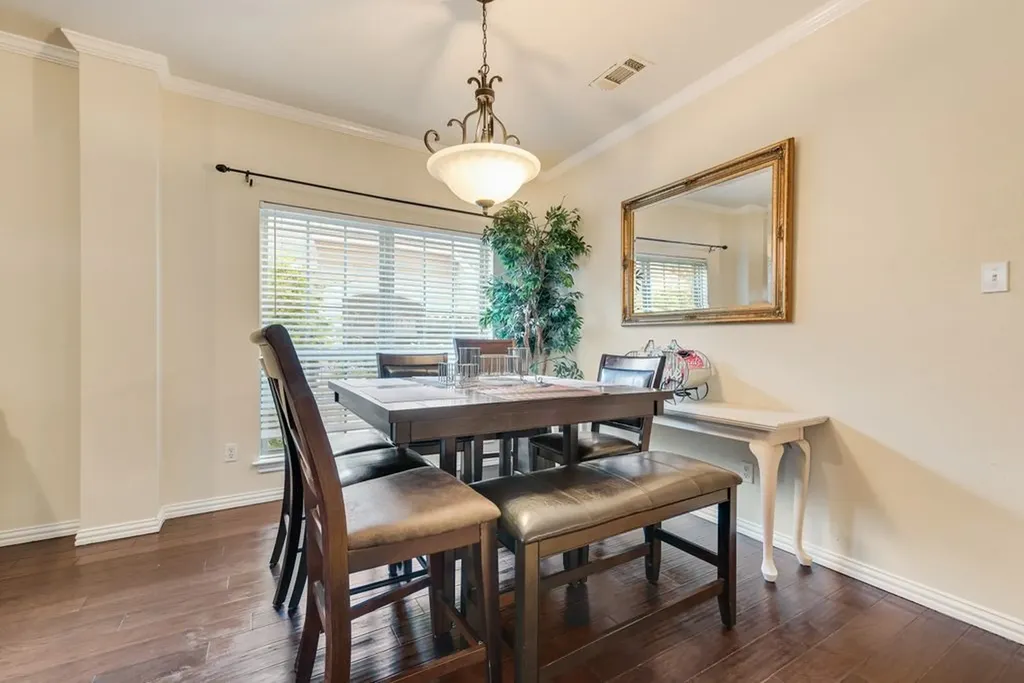 5715 Creekhollow Drive Arlington TX 76018