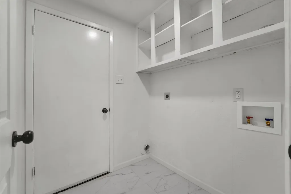 2114 Via Vista Carrollton TX 75006