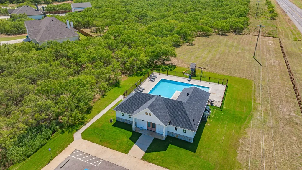 1172 Green Elm Graford TX 76449