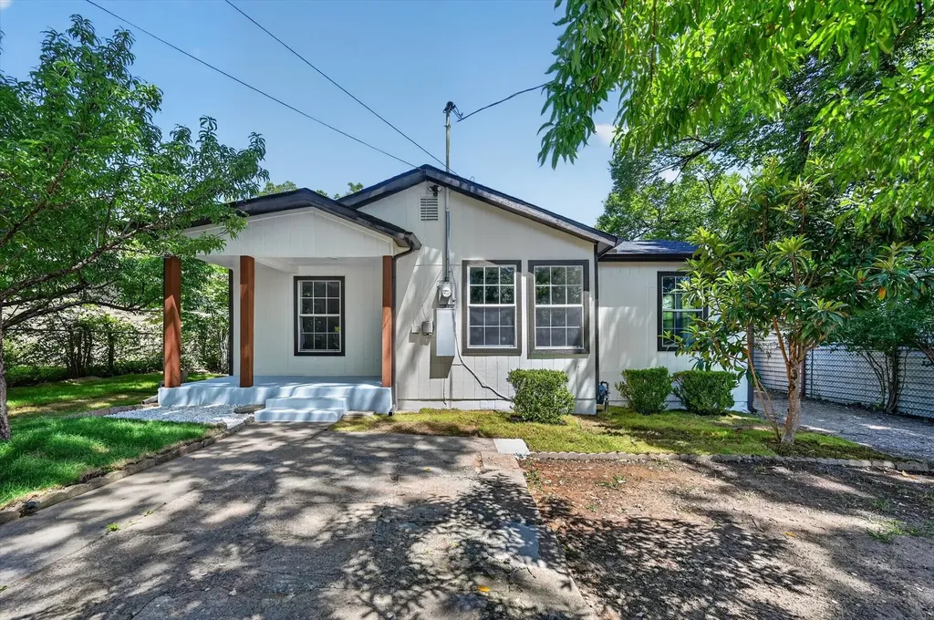 1113 Brock Street Dallas TX 75203