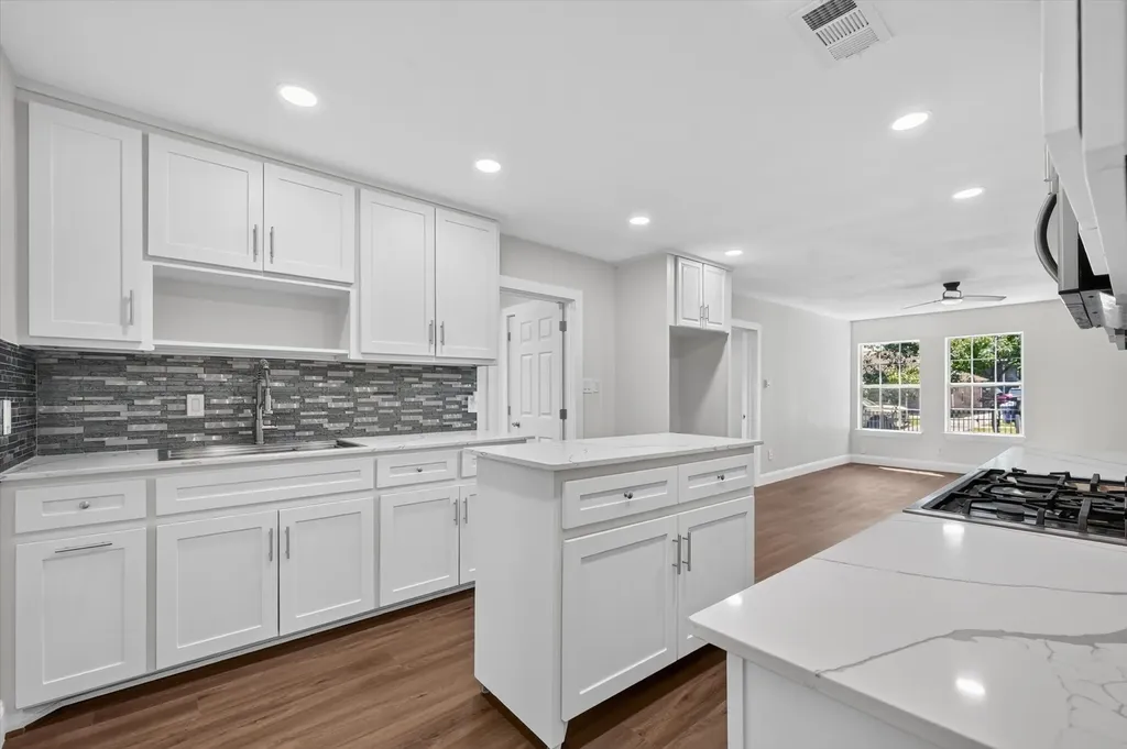 1113 Brock Street Dallas TX 75203