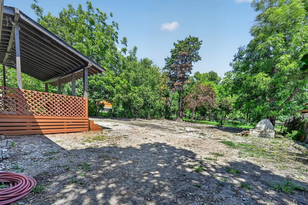 1113 Brock Street Dallas TX 75203