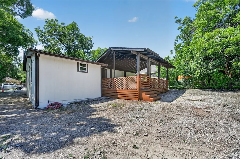 1113 Brock Street Dallas TX 75203