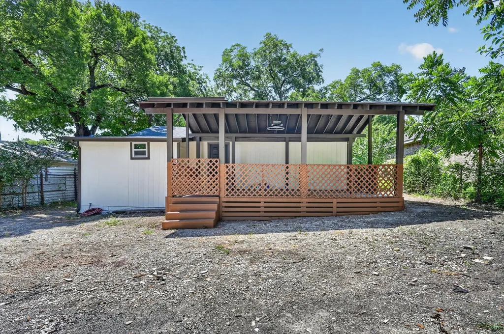 1113 Brock Street Dallas TX 75203