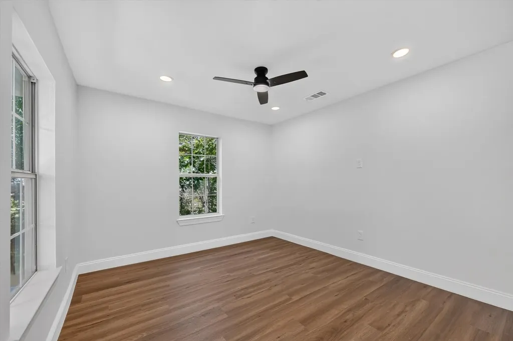 1113 Brock Street Dallas TX 75203