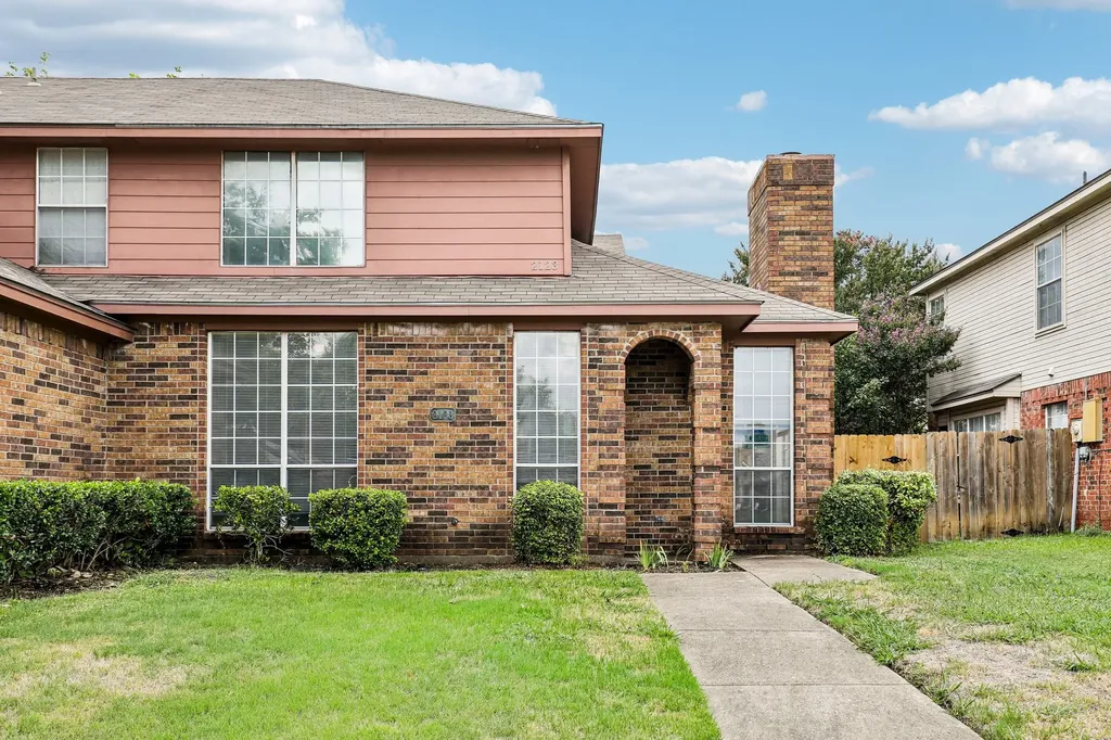 2123 Hearthside Lane Garland TX 75044