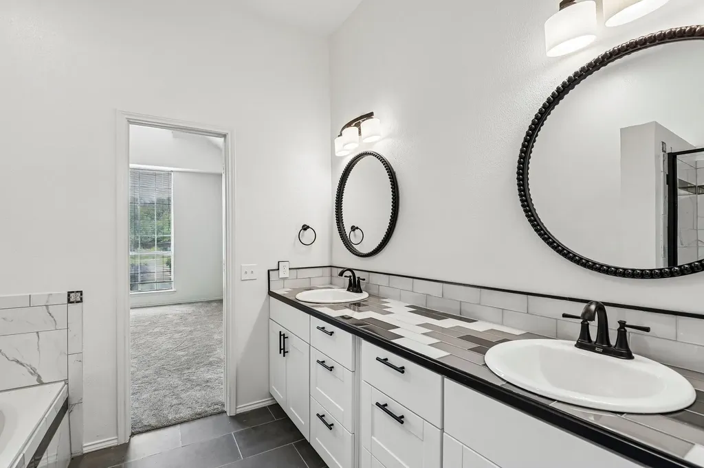 2123 Hearthside Lane Garland TX 75044