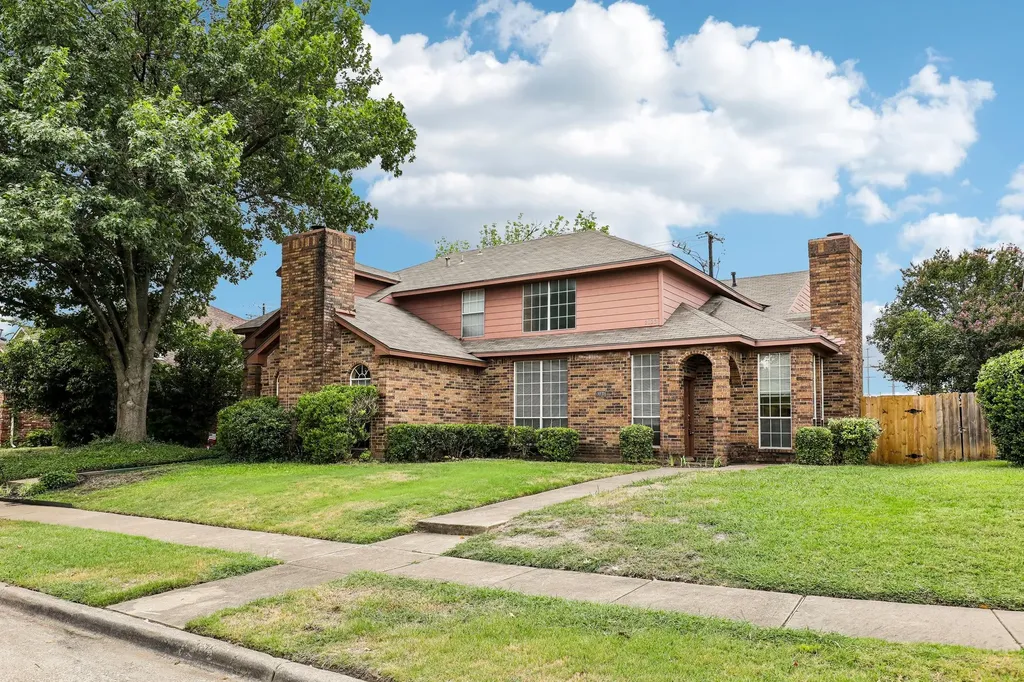 2123 Hearthside Lane Garland TX 75044