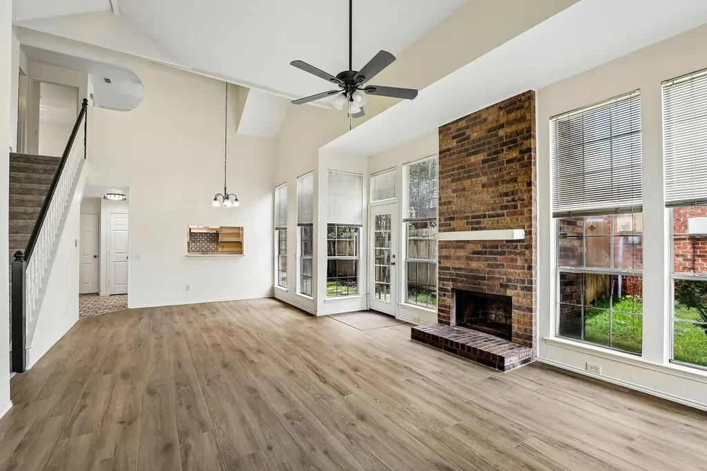 2123 Hearthside Lane Garland TX 75044