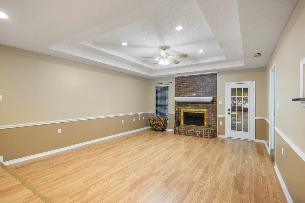 121 Crestview Street Chandler TX 75758