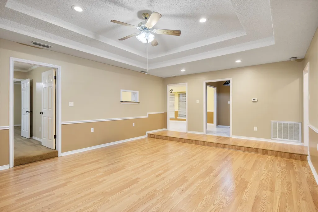121 Crestview Street Chandler TX 75758