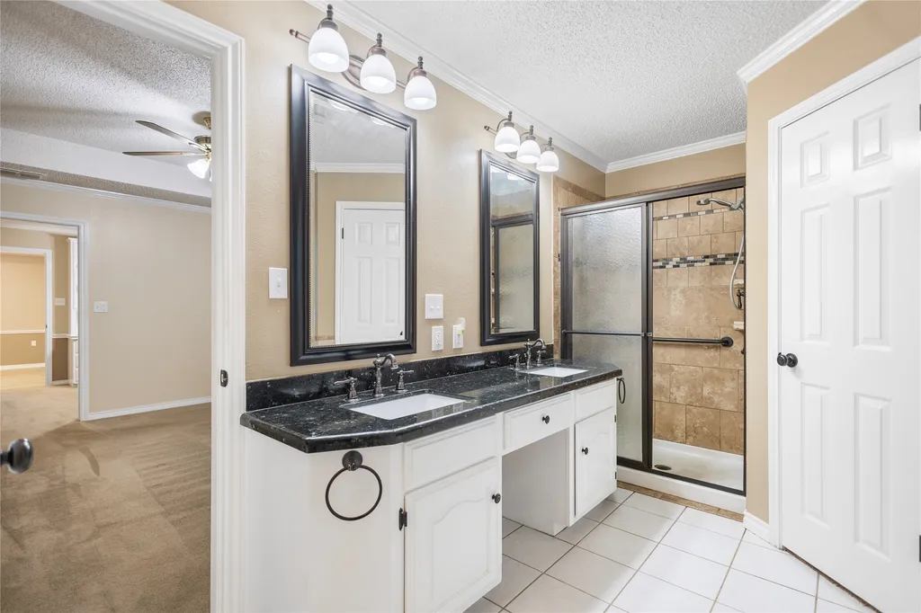 121 Crestview Street Chandler TX 75758